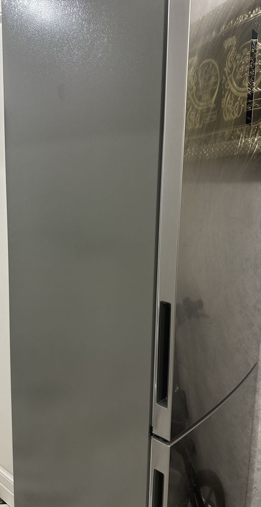 Холодильник Haier C4F640CXU1