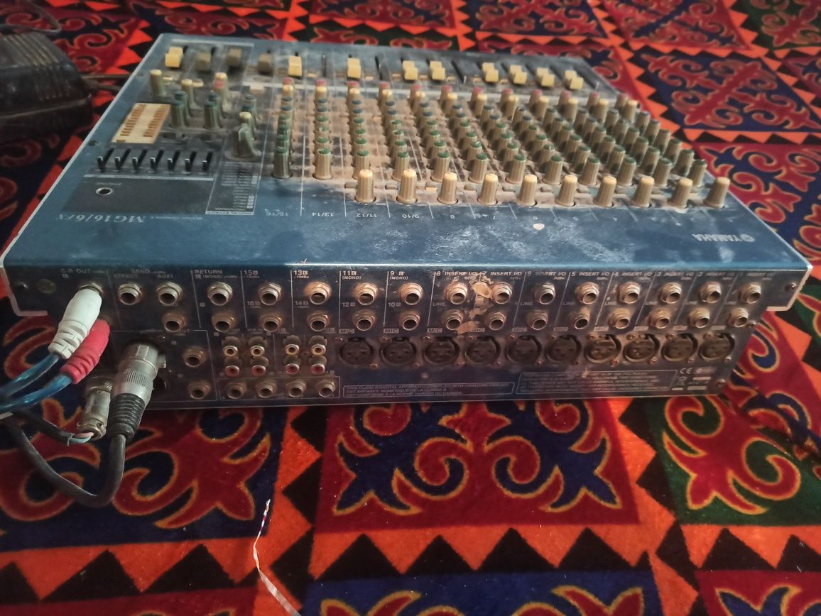 Продам музыкальный центр Ямаха MG16/6FX б/у