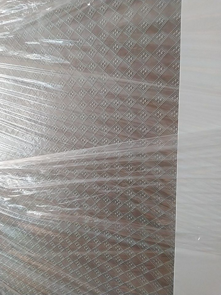 Продам новую дверь