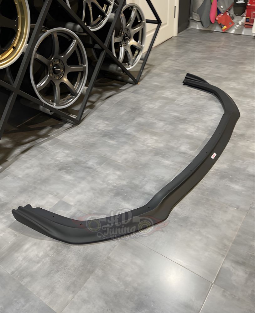 Губа Lip на передний бампер Subaru Impreza GRB