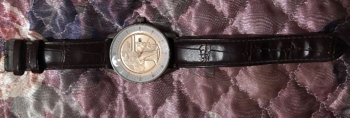 продам часы, китай, но хорошего качества, б/у,состояние новых часов