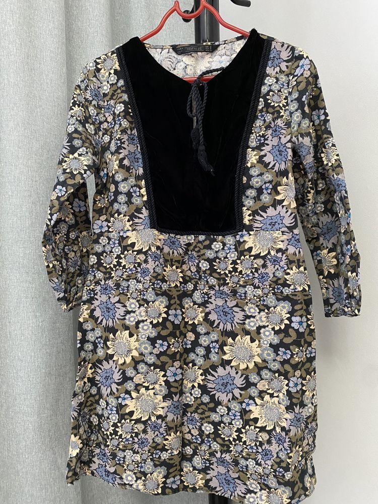 Платья Zara, в хорошем состоянии