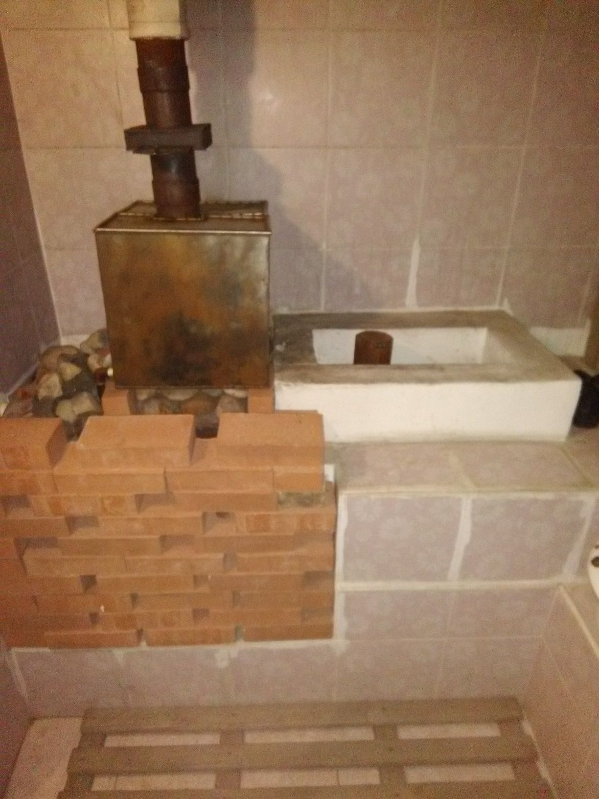 Продам двухэтажный дом  и  СТО .