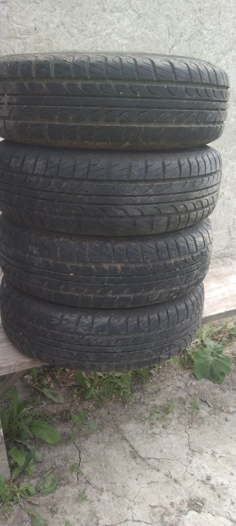 Продам комплект колес