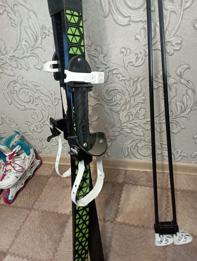 Продам детские лыжи