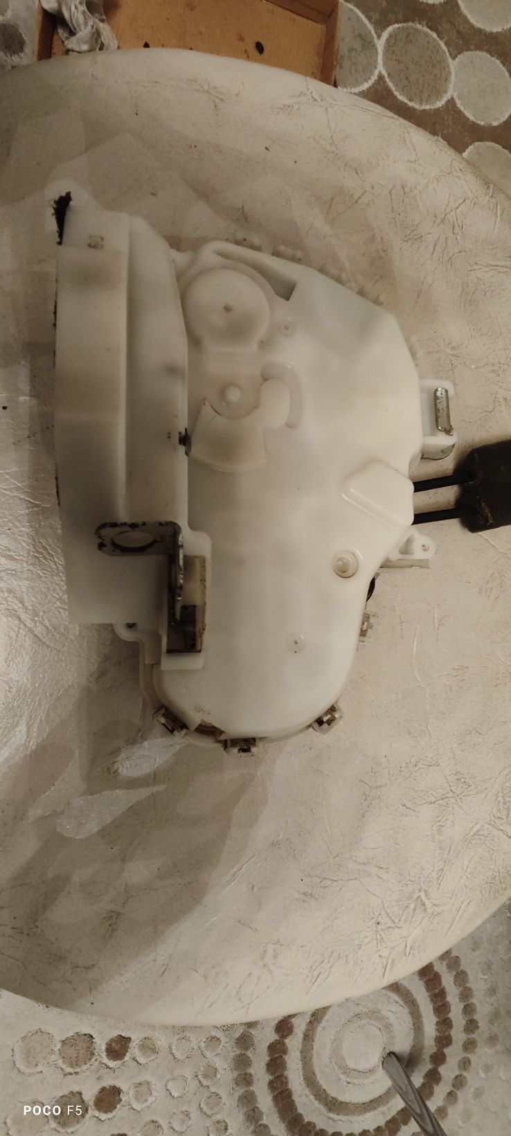 Замок двери на Honda CR-V 3 поколение