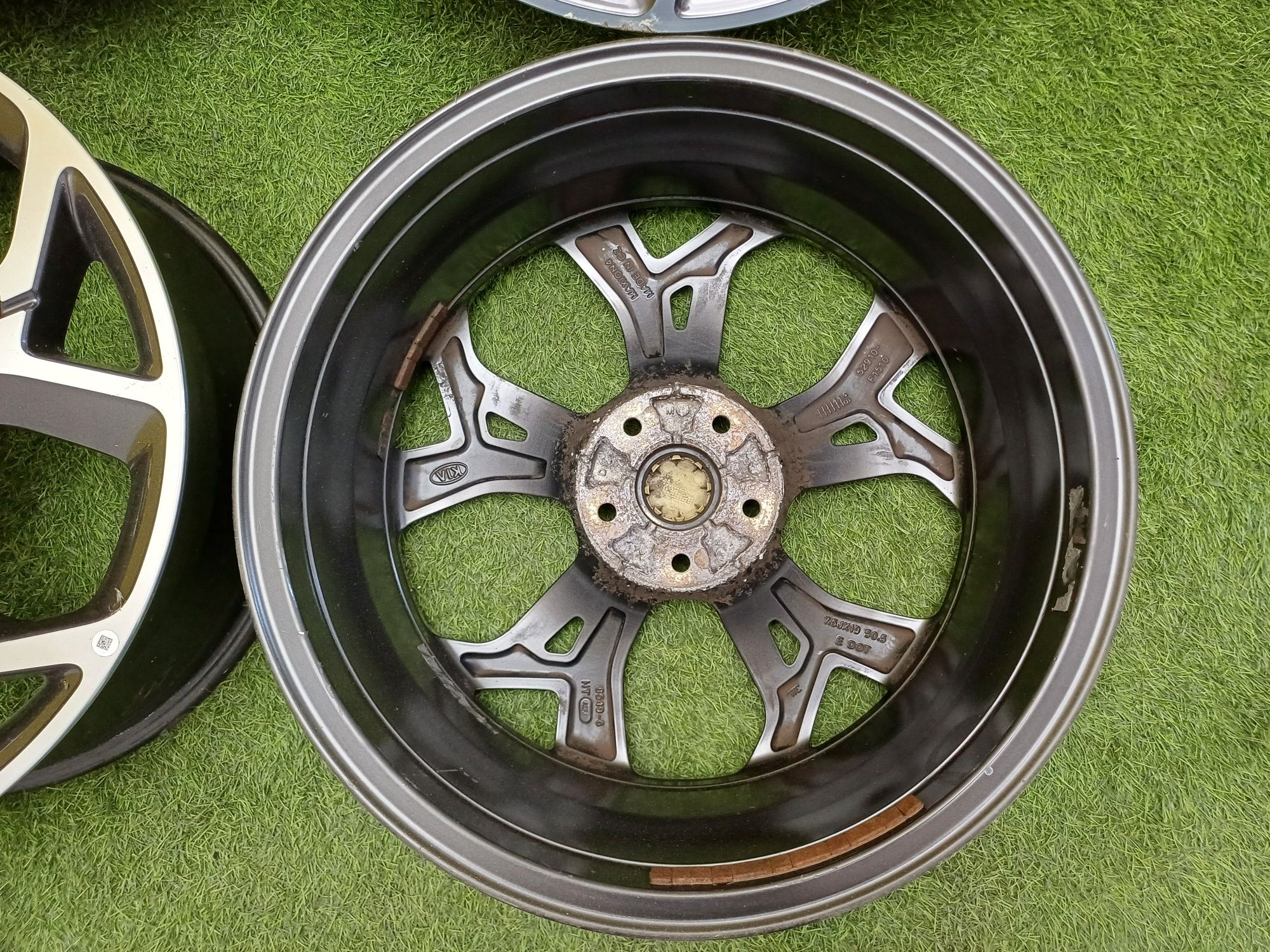 Диски R19 5×114.3 на Kia и другие.