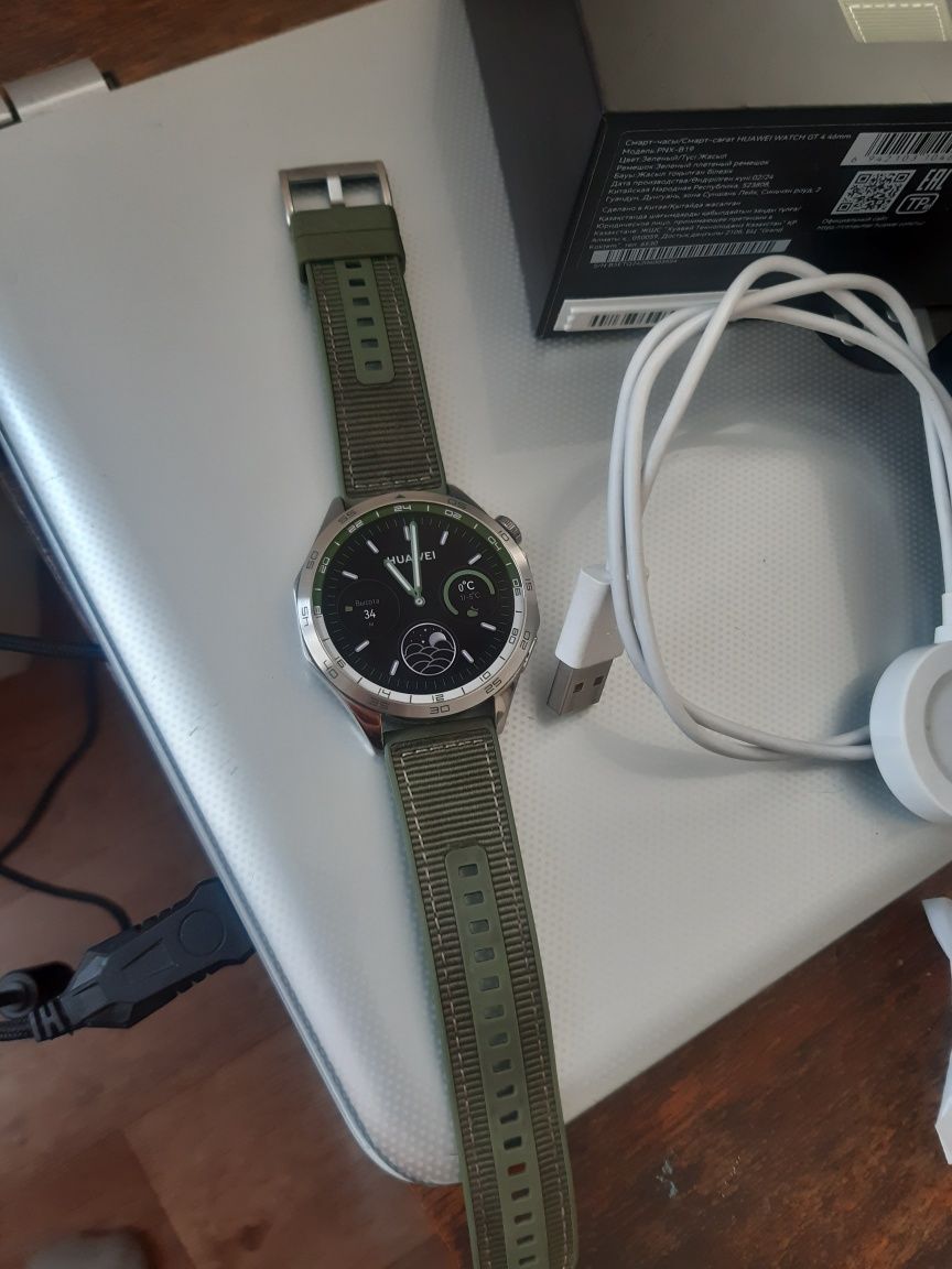 Смарт часы HUAWEI GT4