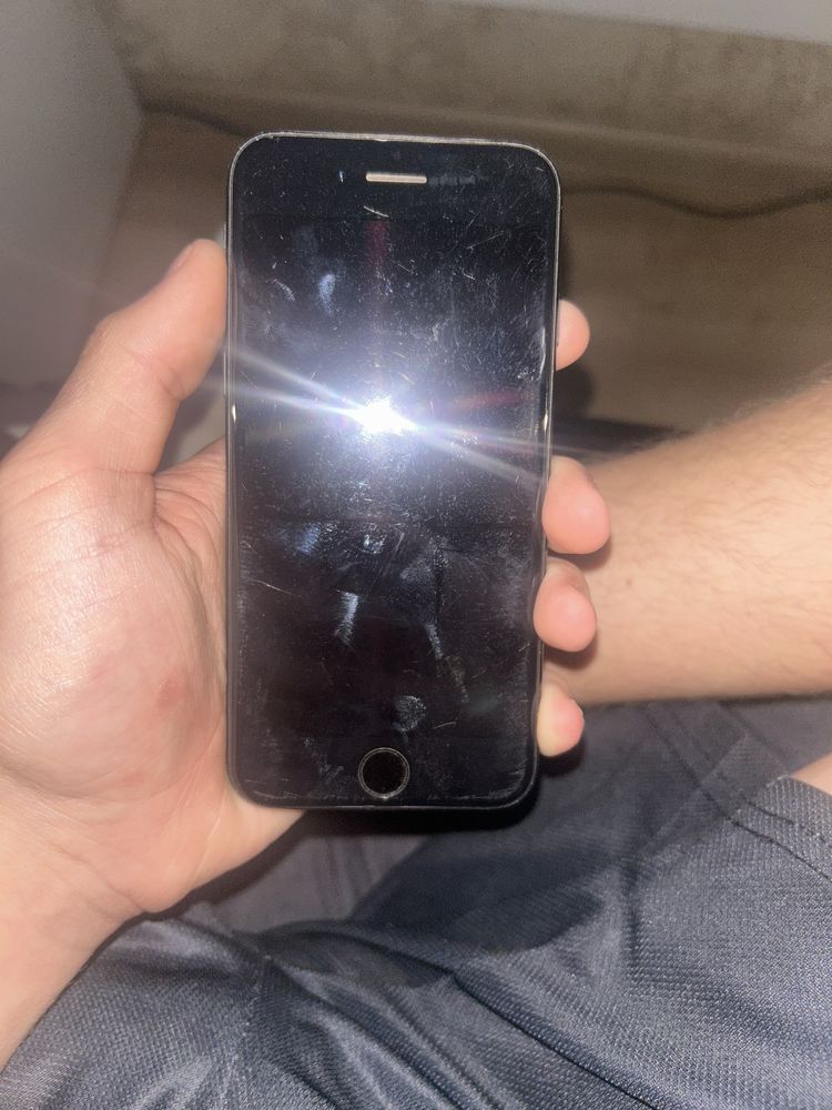 Продам Iphone 7 .
