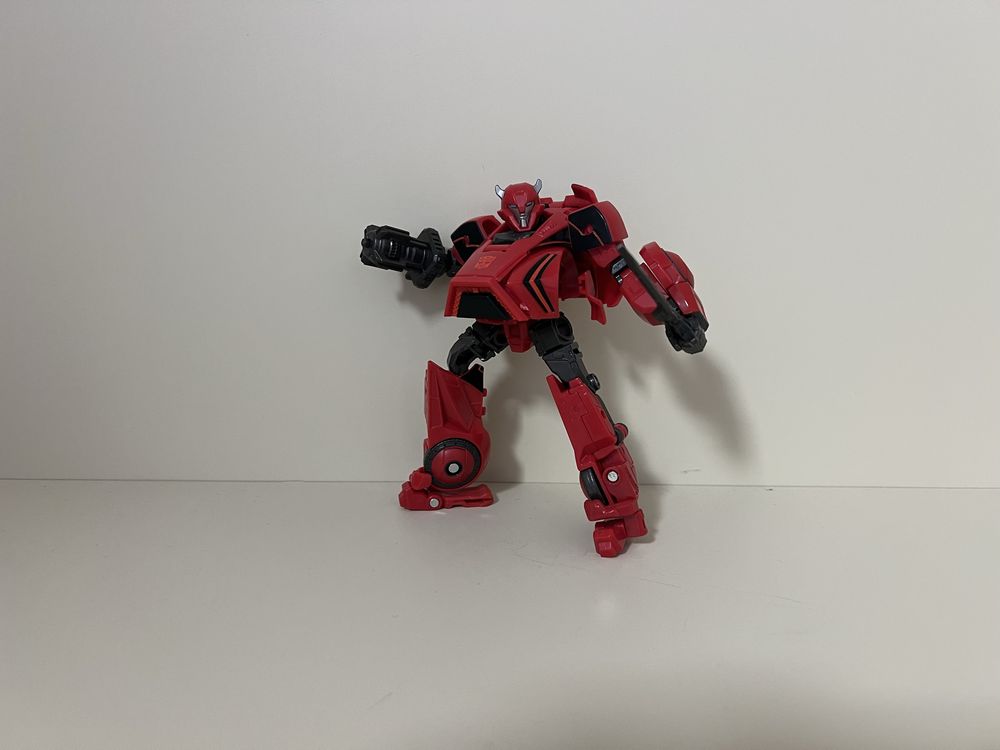 cliffjumper studio series оригинал