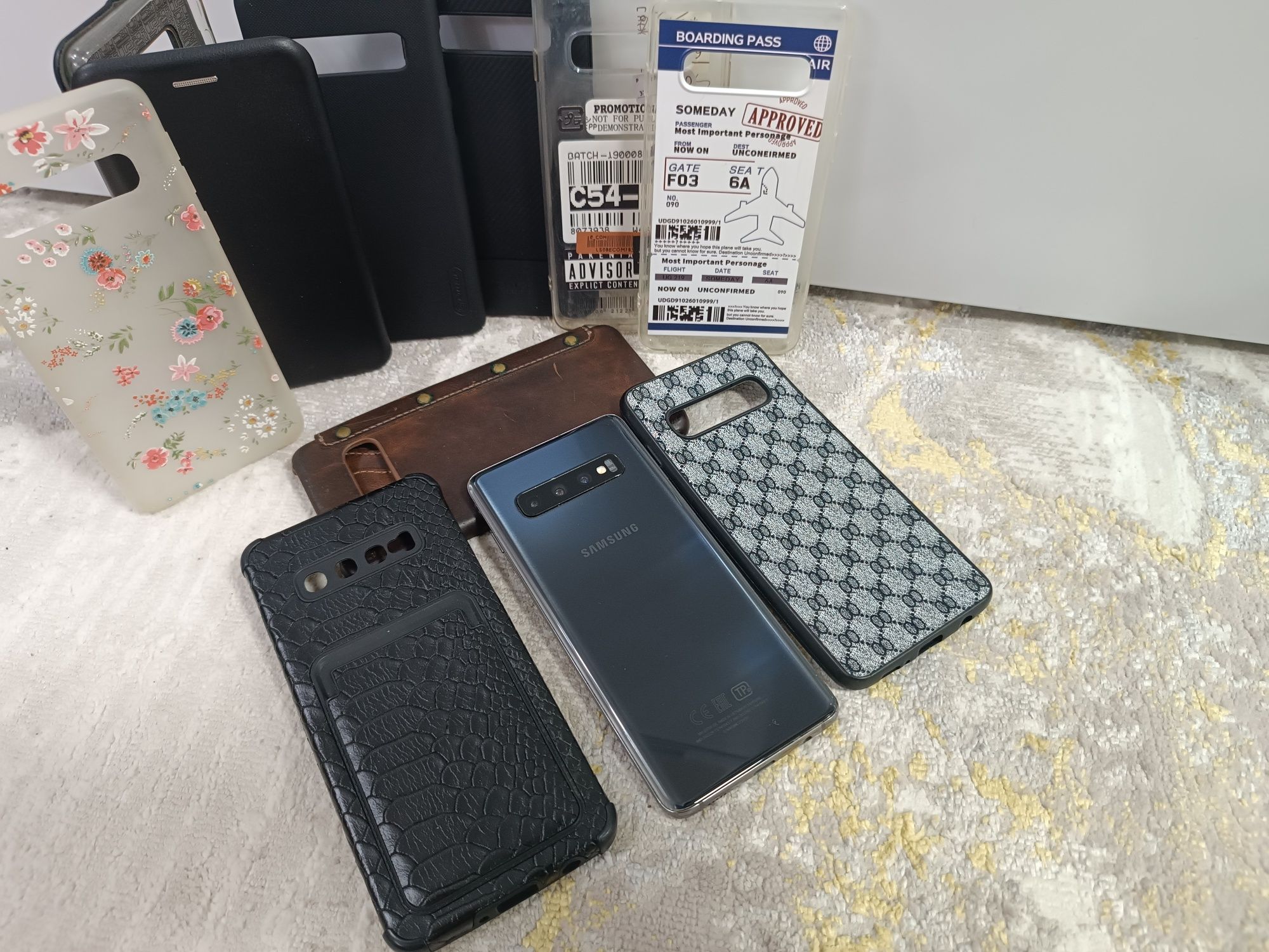 Samsung S10 / 128GB в идеальном состоянии.
