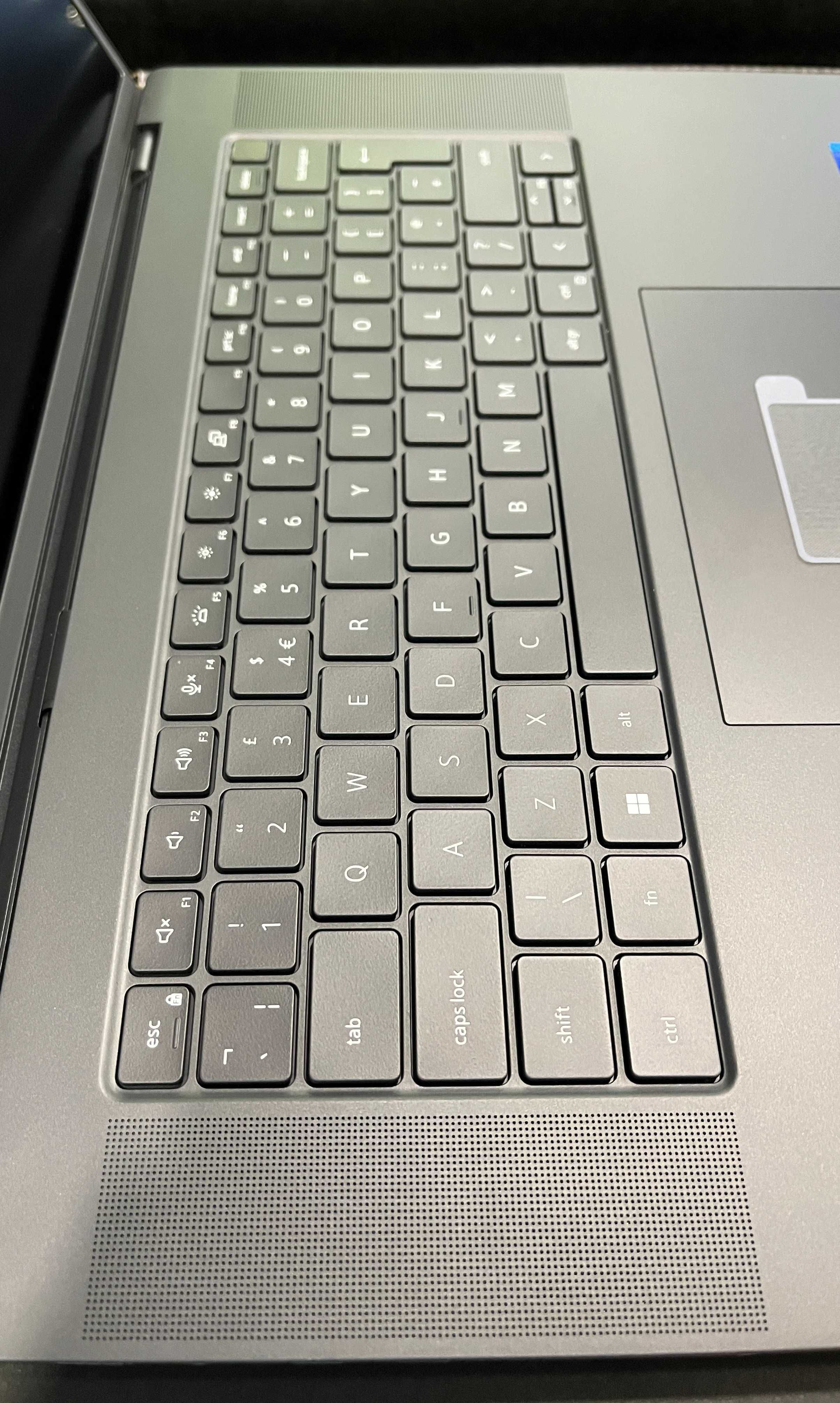 DELL Precision Workstation 5680 CTO. Core i7-13800H 4.0/5.2 GHz. НОВЫЙ