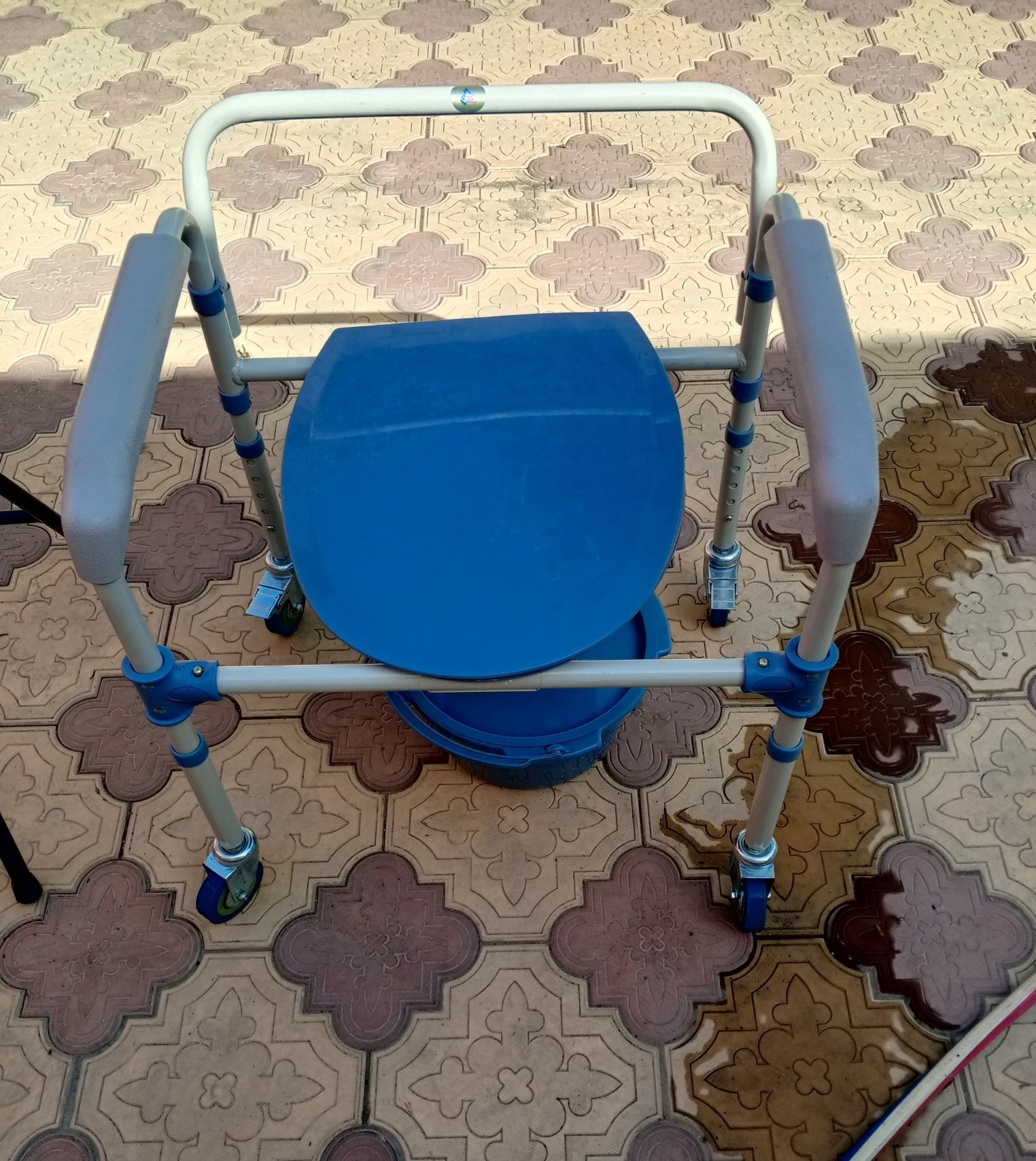 Продам унитазы (Новые)