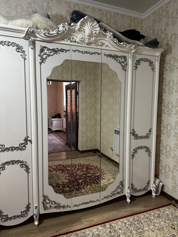 Спальный гарнитур