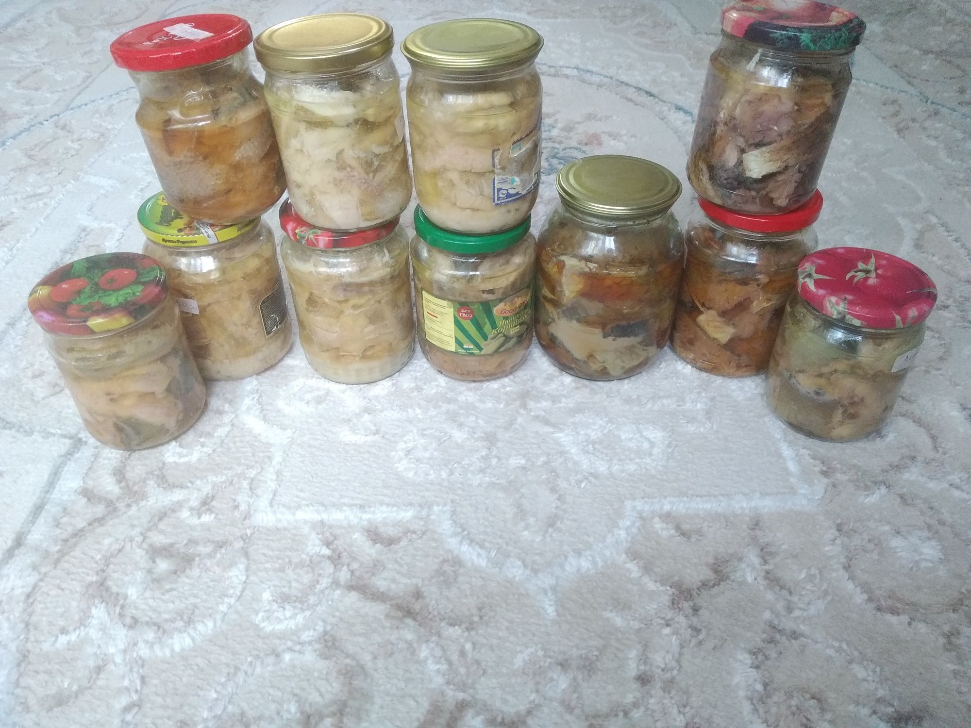 Сделю тушенку мясную, и рыбные консервы.