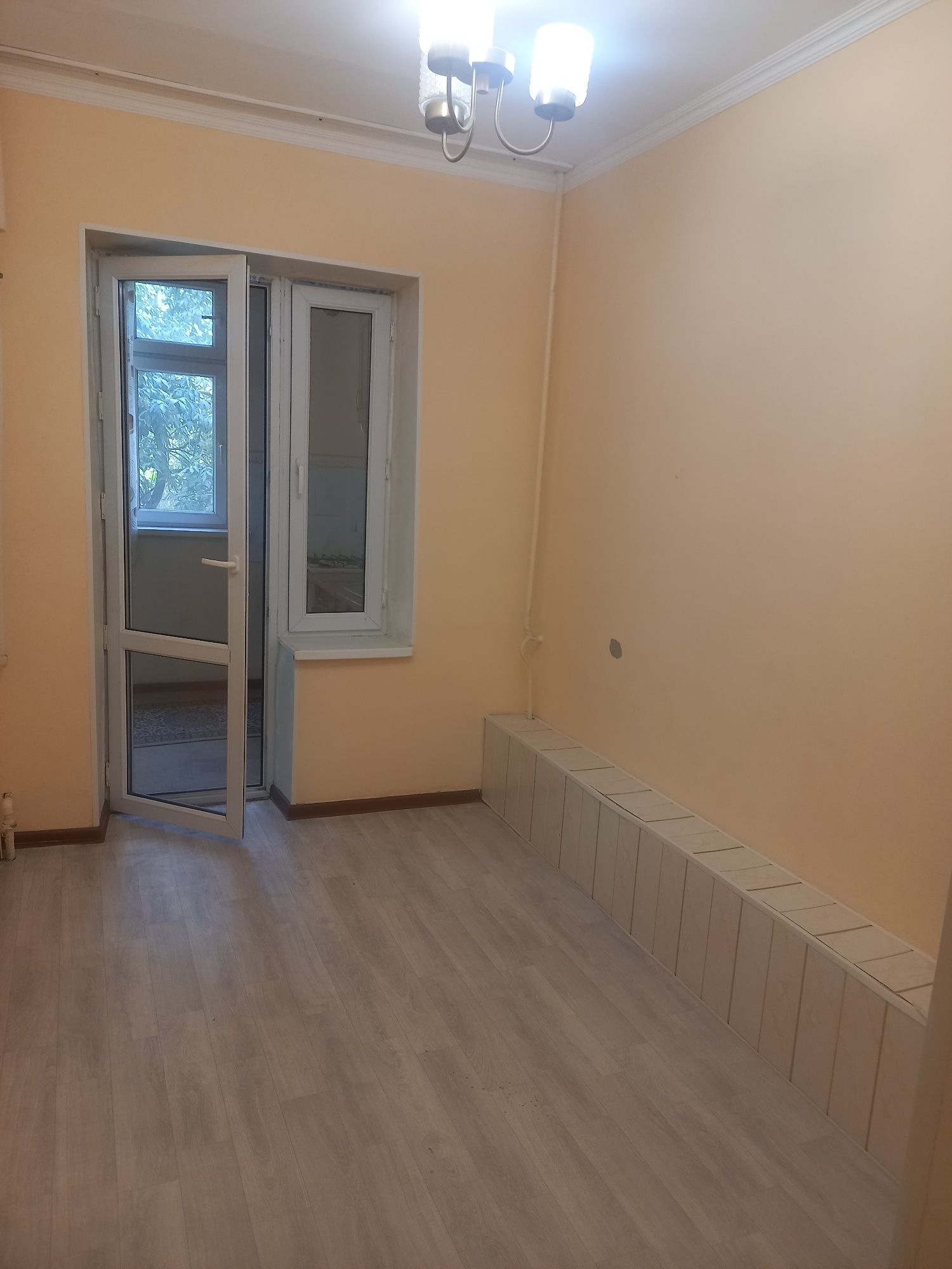 2-комнатная, центр, 2 этаж, 23млн торг