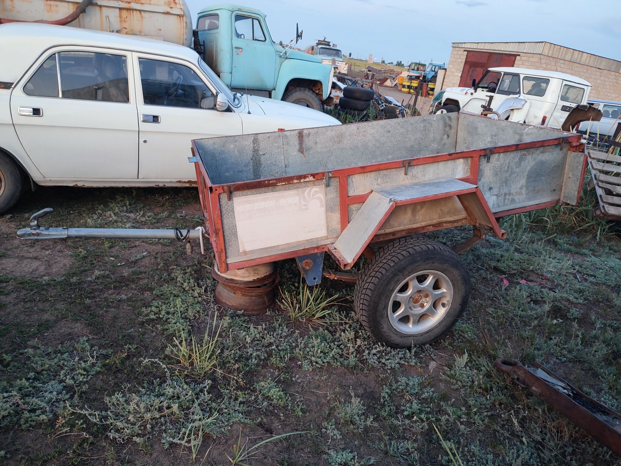 В продаже прицеп