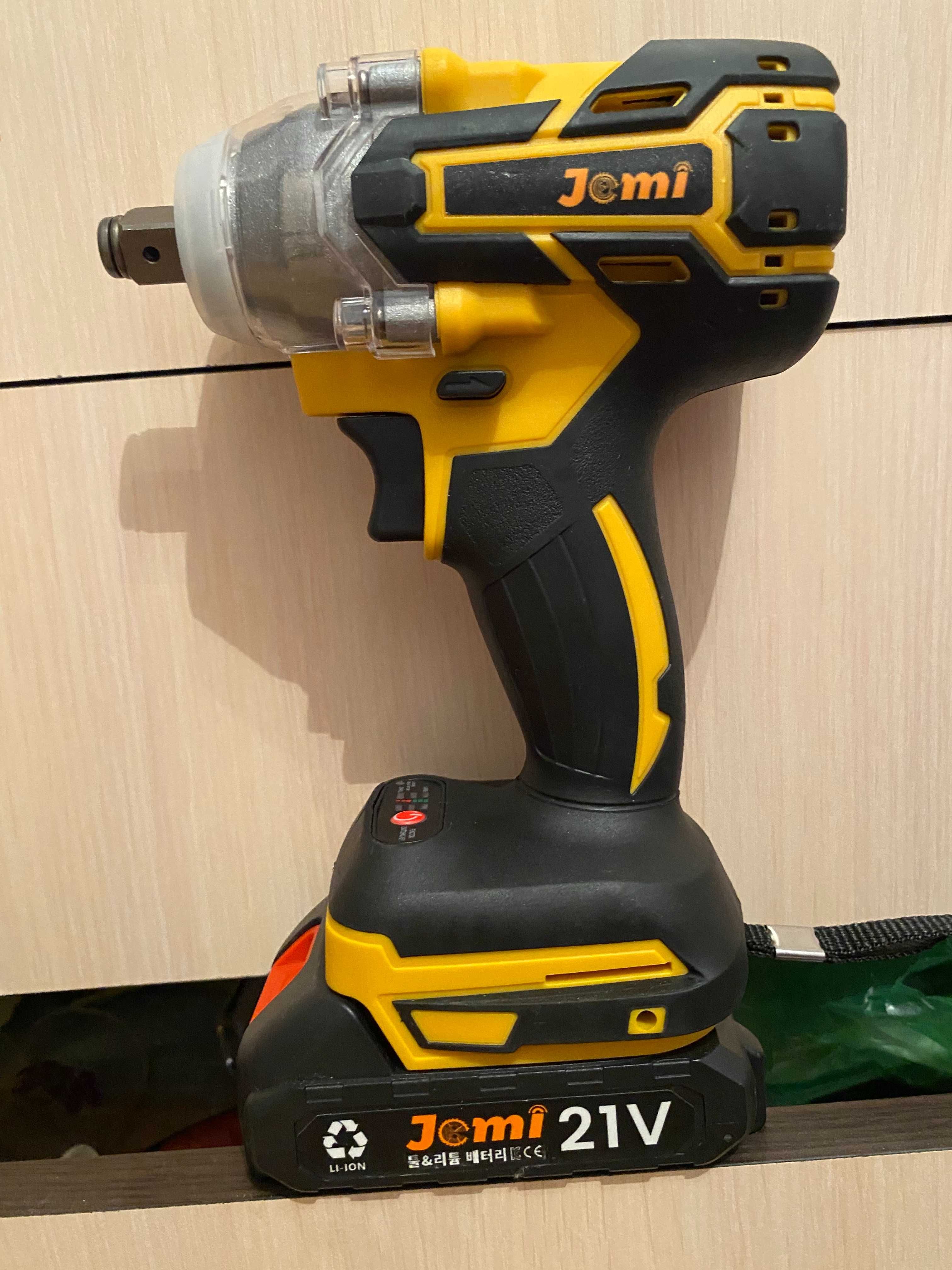 Шуруповерт, гайковерт 1000 Н/м для грузовых под аккум Dewalt