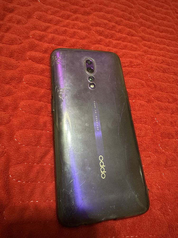 Oppo reno z в хорошем состоянии