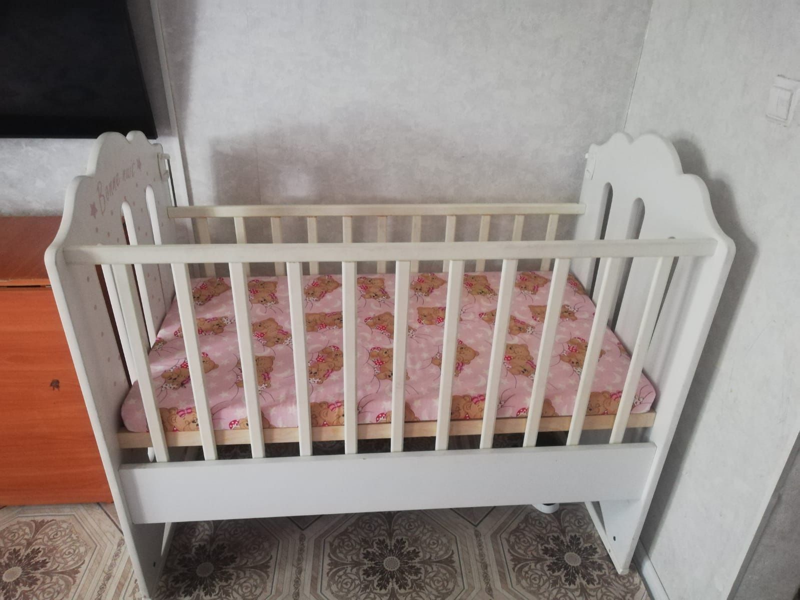 Продам детскую кроватку