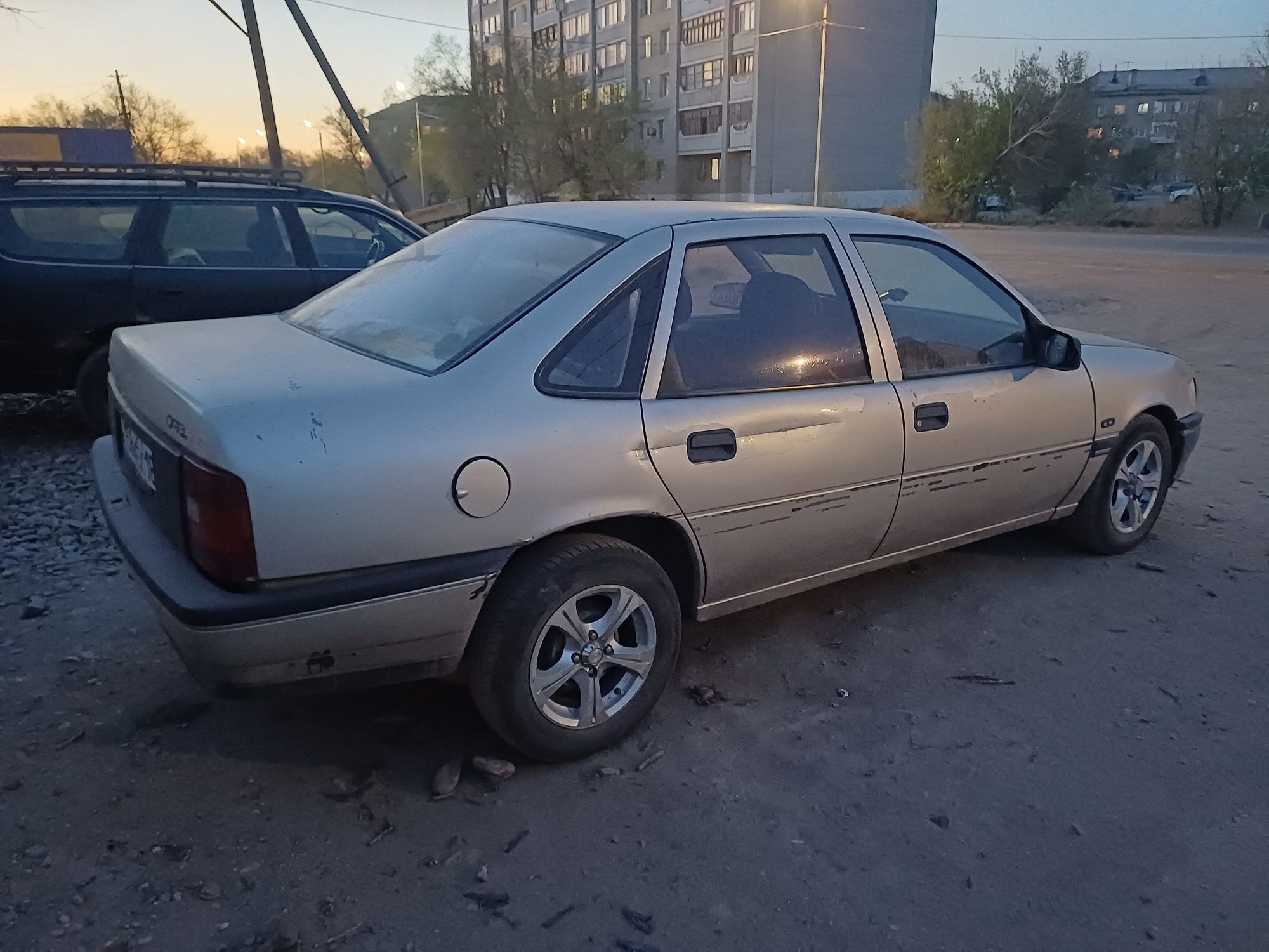 Продам  опель вектра 1992 года