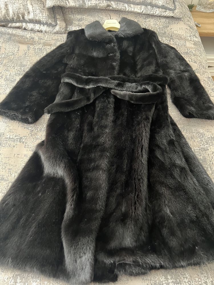 Продам норковую шубу