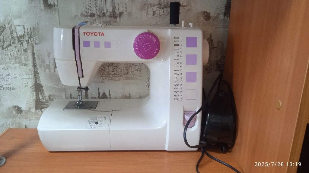 Продам швейную машинку. 40000 тг.