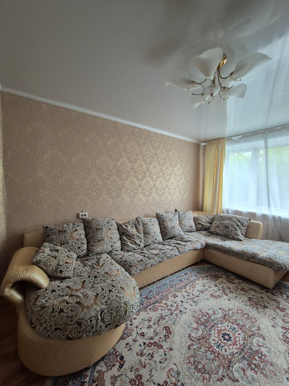Срочно продам диван