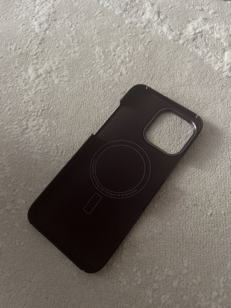 Продам чехол из чистого карбона на Iphone 16 Pro Max
