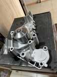 Помпа (Водяной насос) 1UZ, 2UZ, 3UZ GATES Toyota LC100,200 Krown Majes