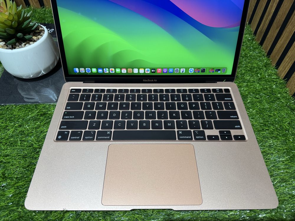 MacBook Air M1 (2020) Apple M1/Ram8GB/SSD256GB/Цикл 247