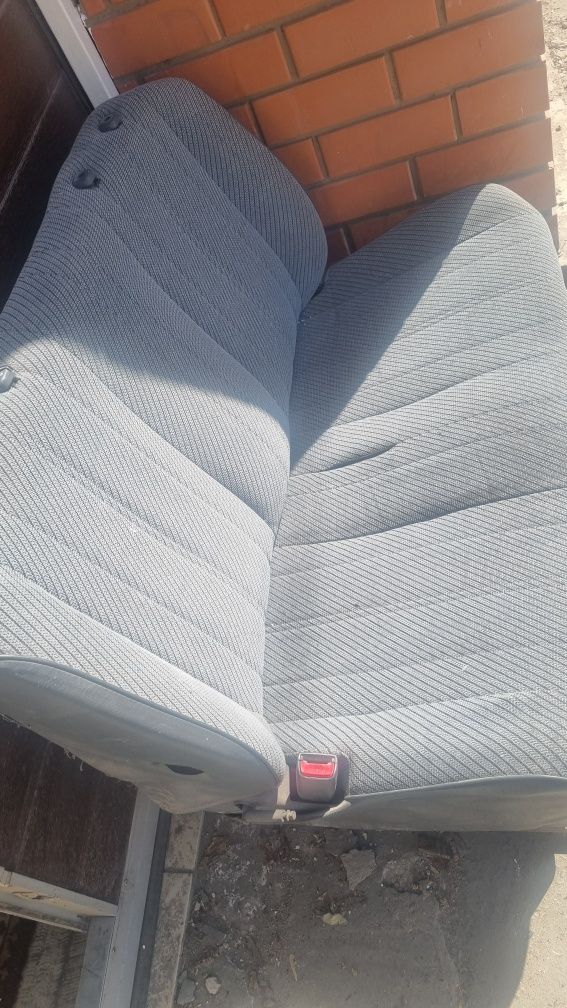 Продам сиденье автомобильное б/у