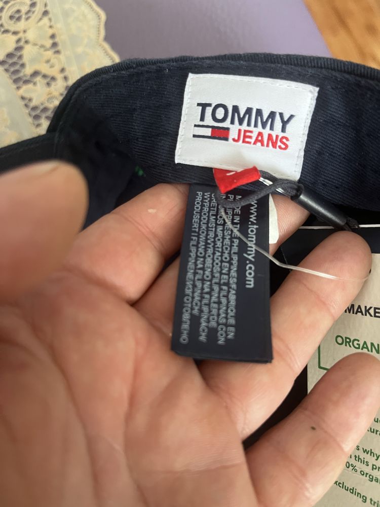 Tommy Hilfiger one size nike kangol adidas calvin hugo armani karl ea7