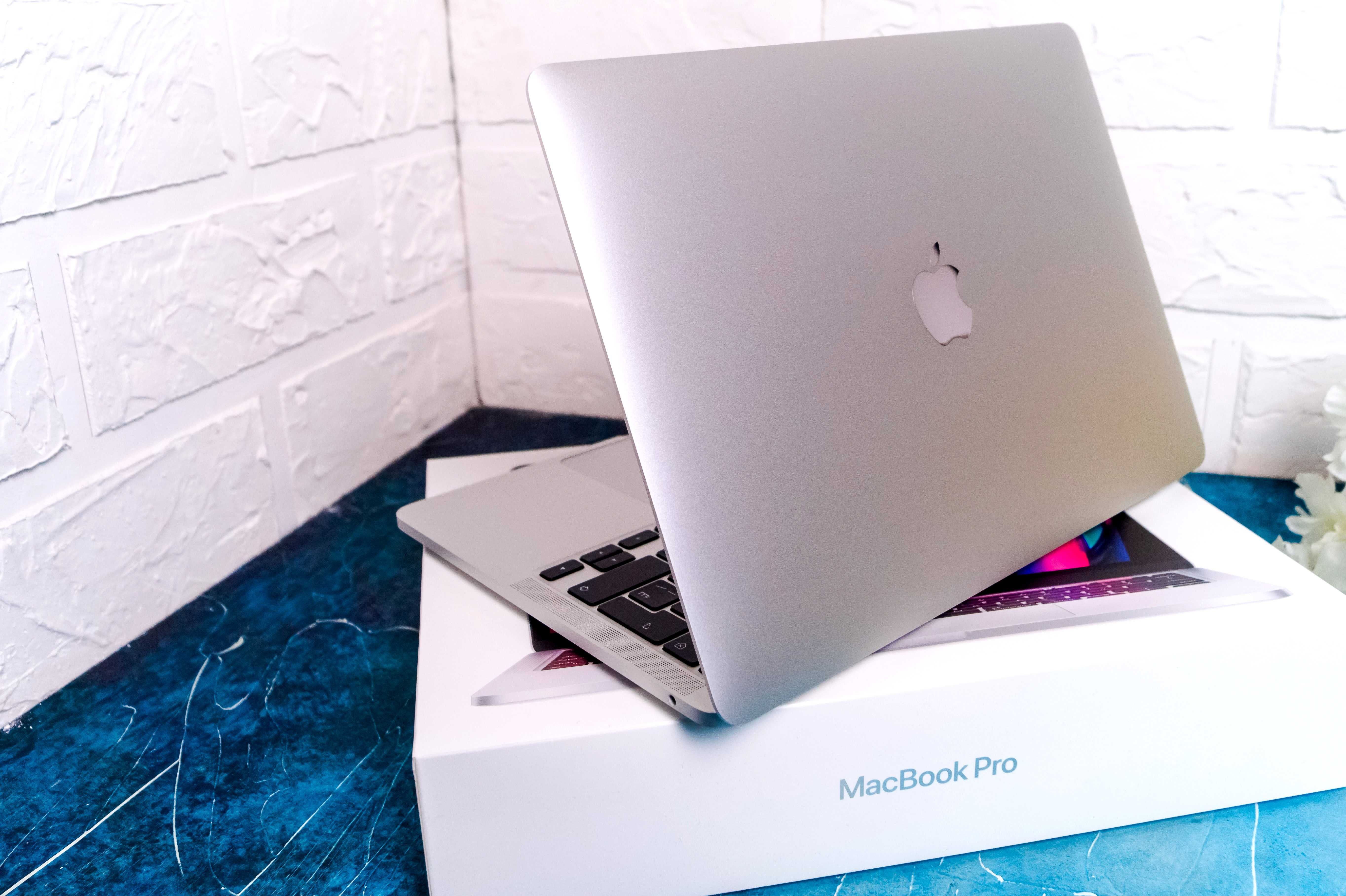 MacBook Pro 13" M2 | 8/256 GB |Рассрочка | Магазин Red Geek