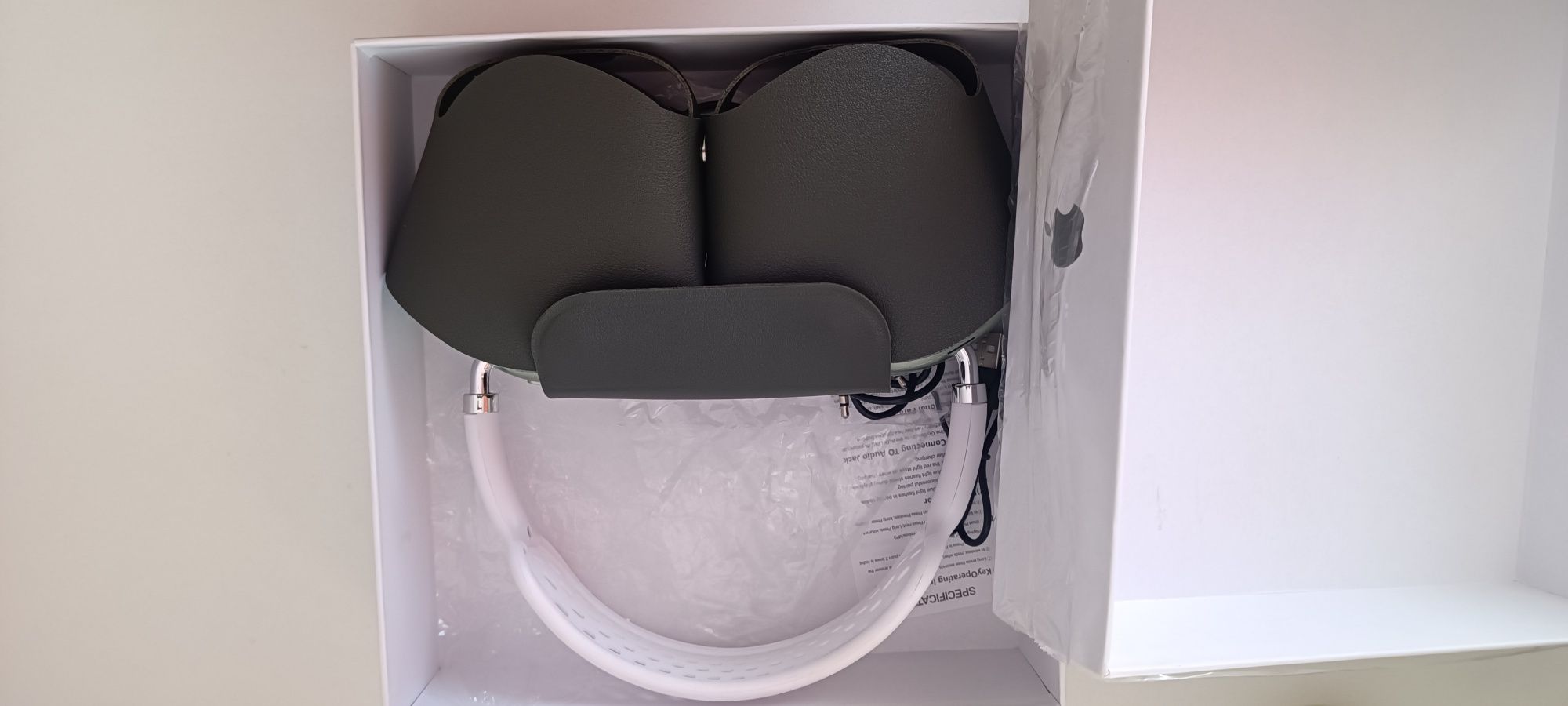 Продам наушники Airpods max