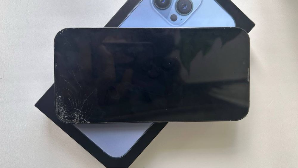 Продам iPhone 13 pro Max
