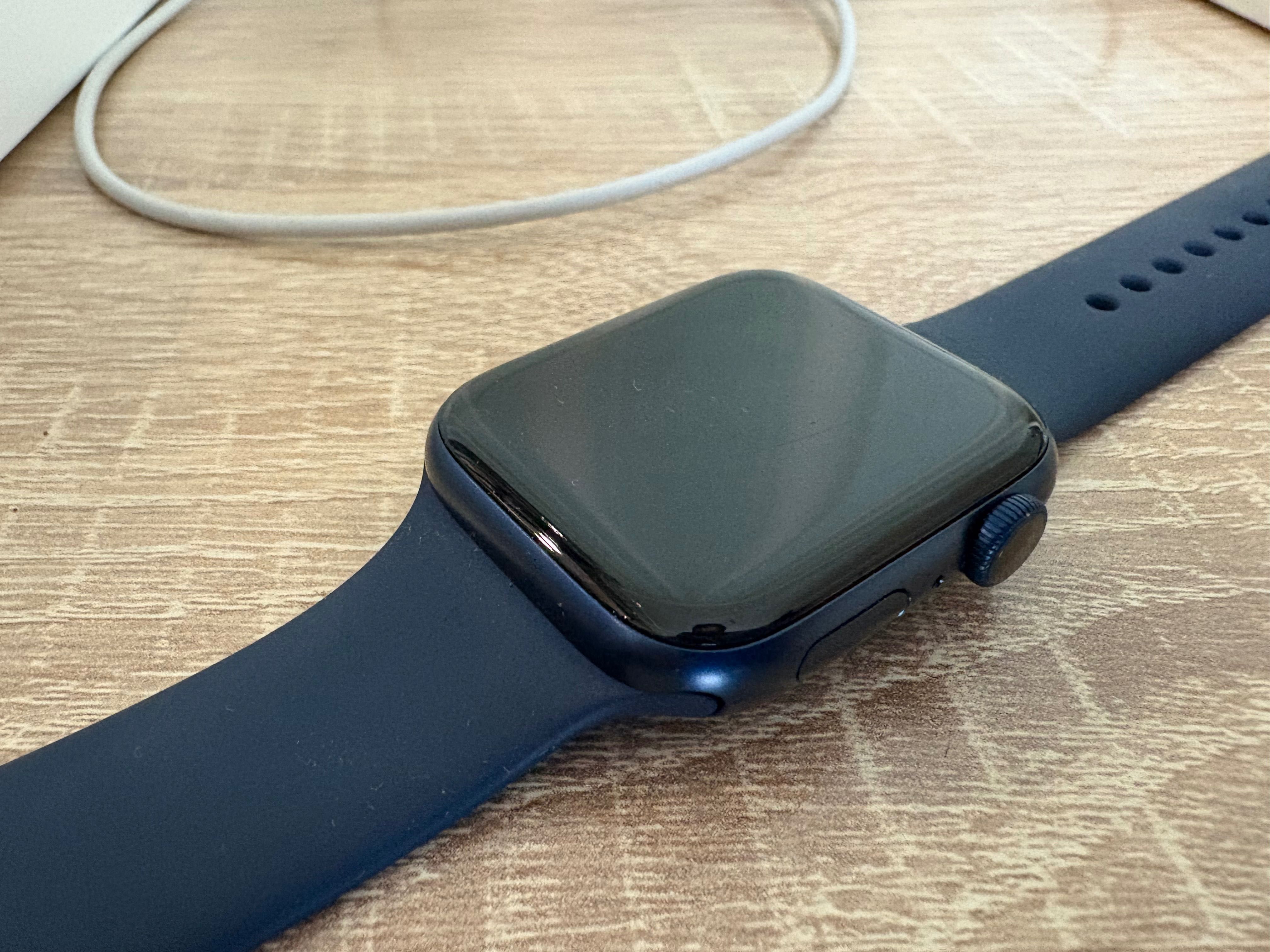 Смарт-часы Apple Watch Series 6 (44 мм)