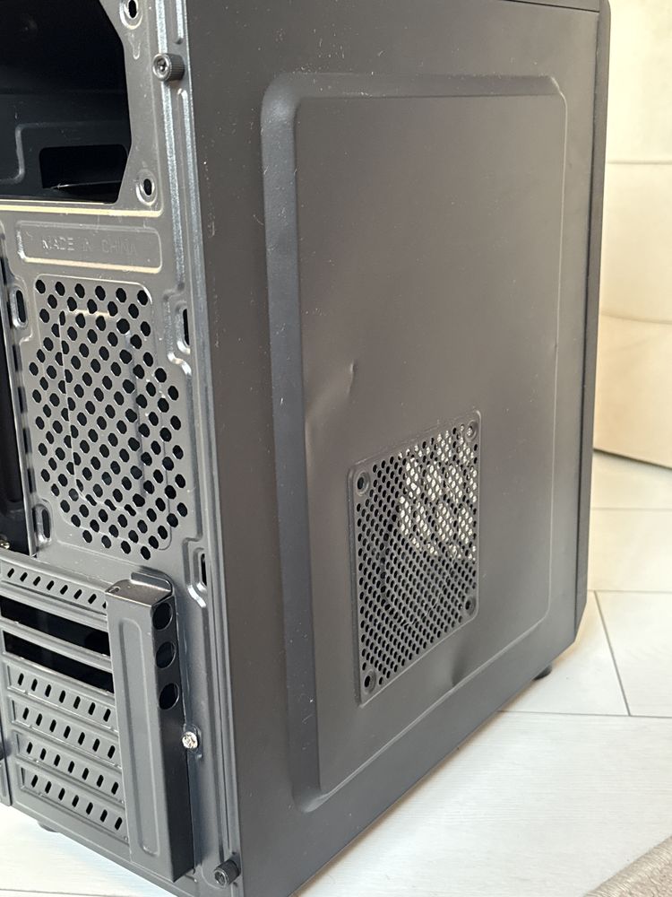 корпус aerocool tomahawk-s