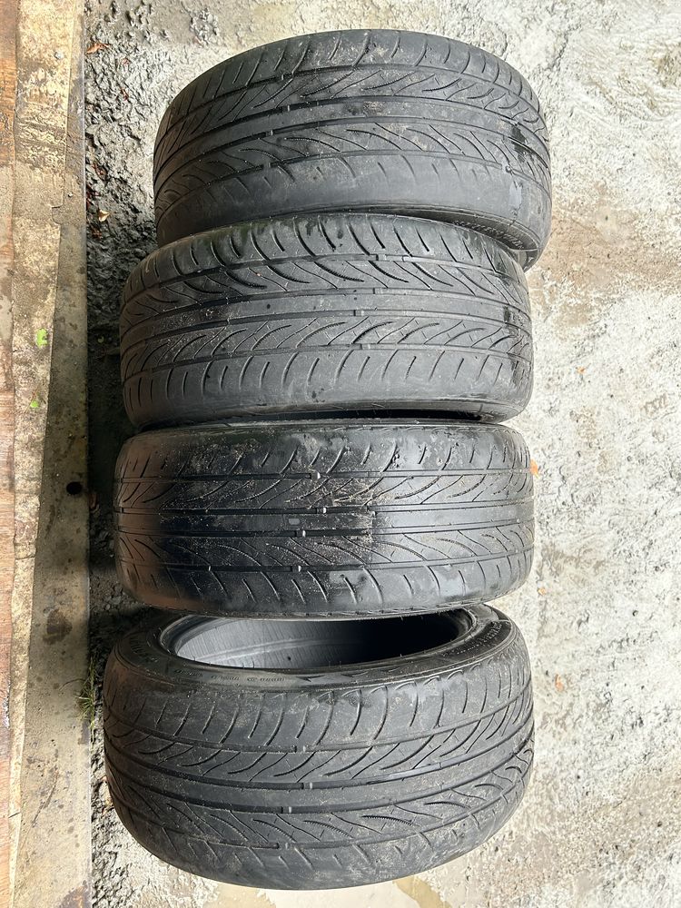 Продам шины 235/50/18 18 радиус