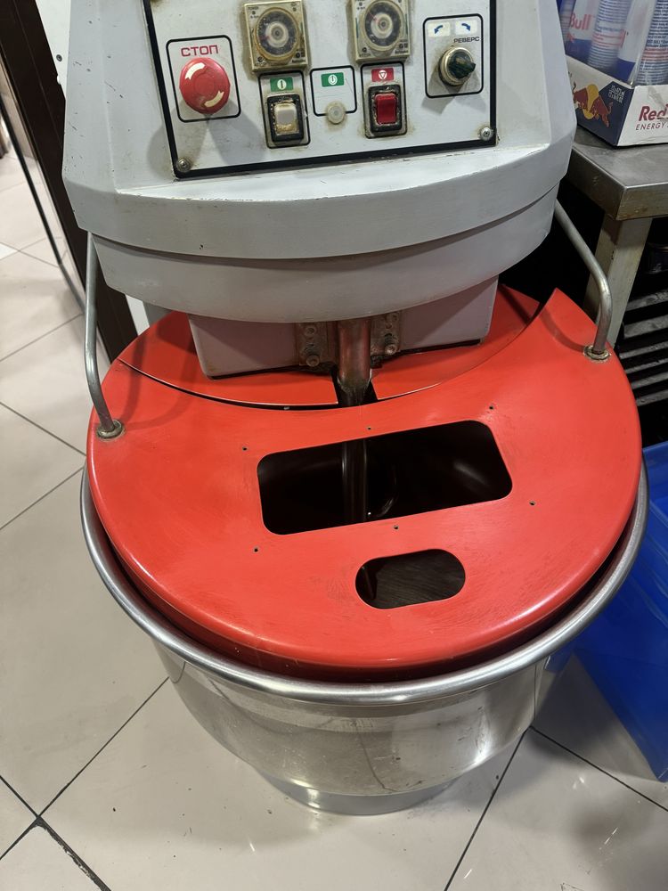 Продам срочно! Тестомес 50л.