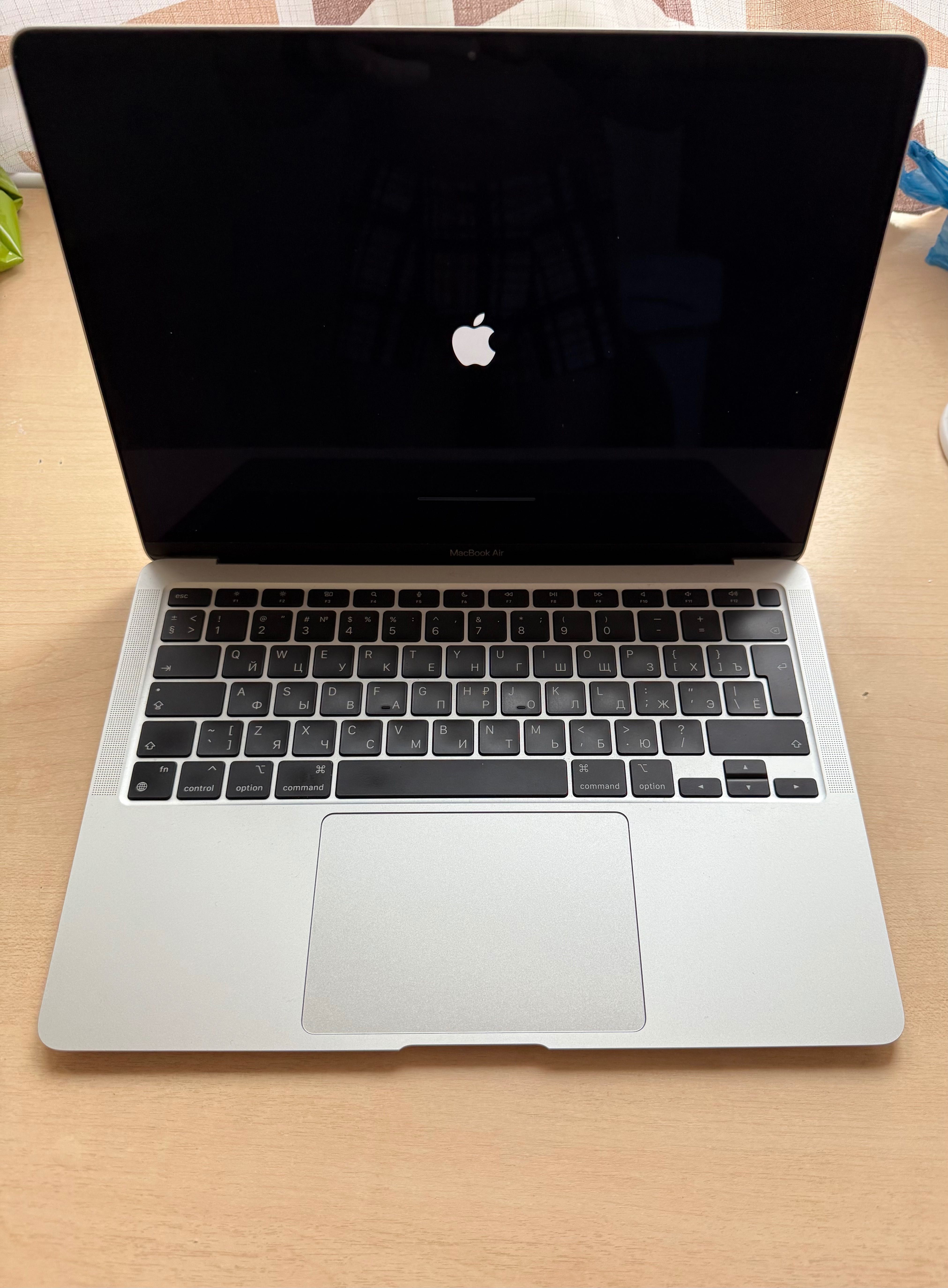 MacBook Air M1 256/8 GB Silver