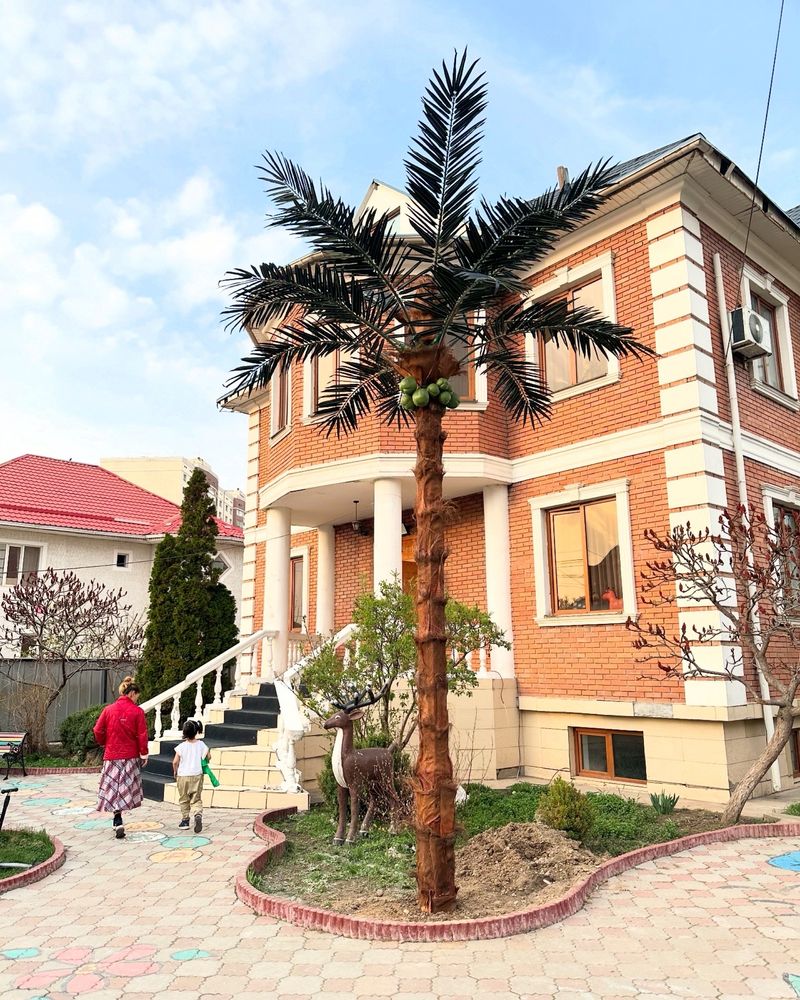 Искусственная пальма на заказ