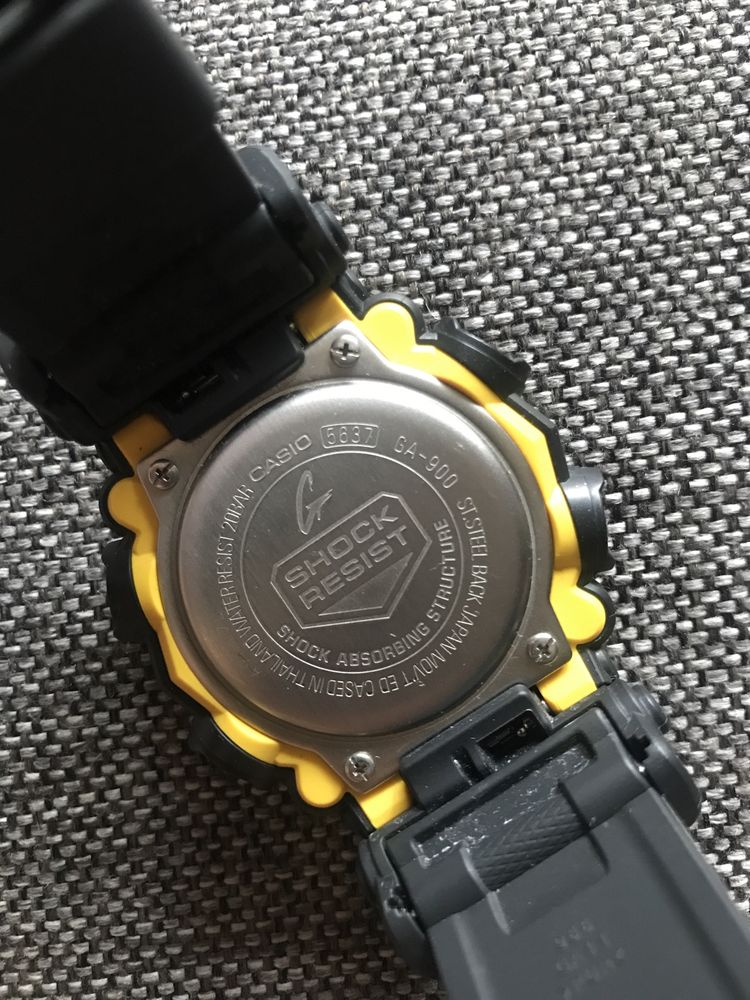 Японские мужские наручные часы Casio G-Shock GA-900-1AER