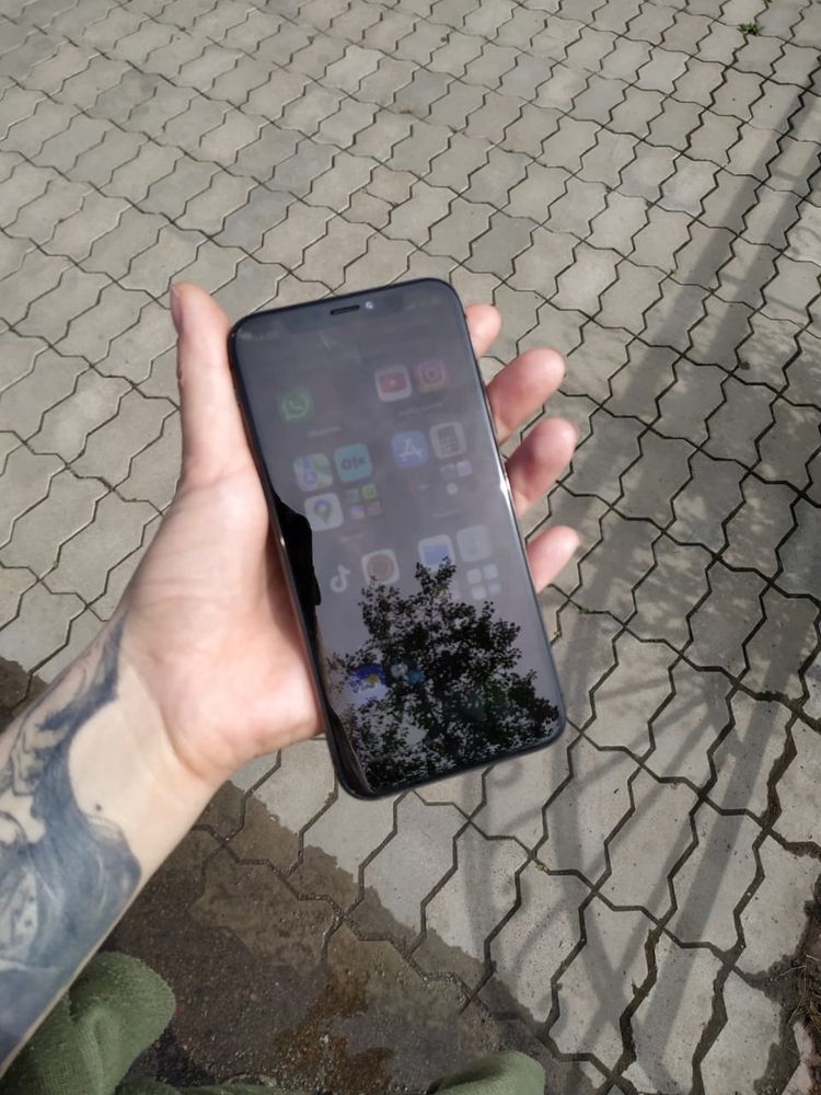 Iphone X в хорошем состояние