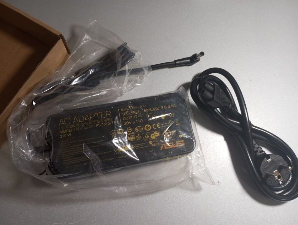 на ноутбук ASUS, зарядка, блок питания (на разъём с иглой)