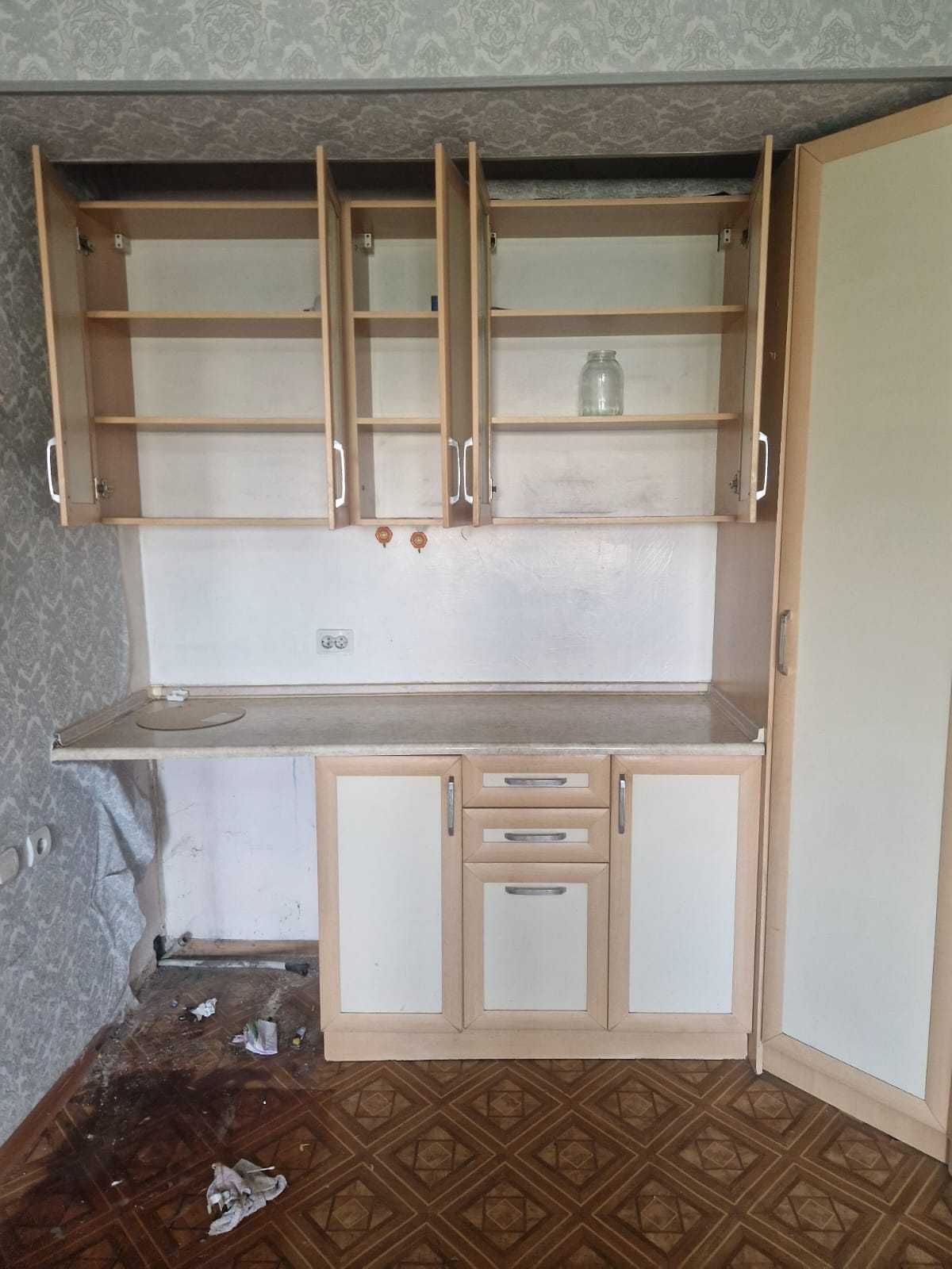 Кухонный шкаф б/у
