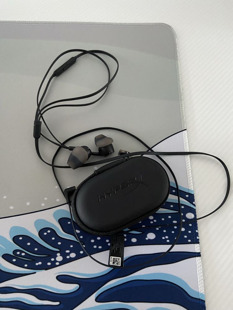 Наушники HyperX Earbuds