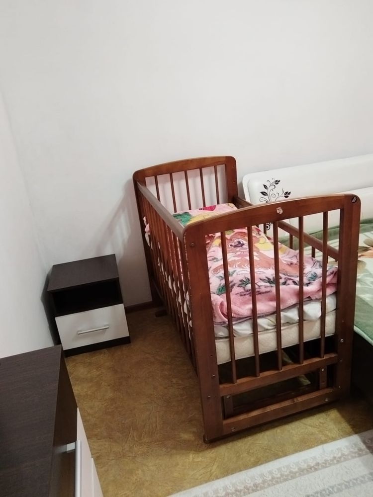 Продам спальный гарнитур