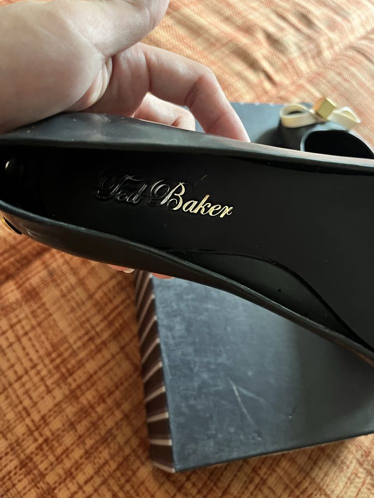 Продаю Балетки Ted Baker London
