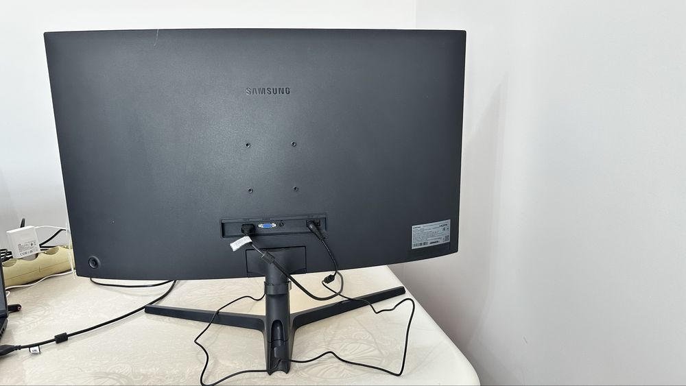 Монитор Samsung 32 дюйм, C32R500FHI, изогнутый